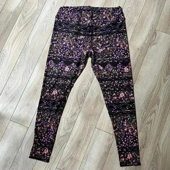 Lularoe TC Purple and Pink Flowers - Picture 1 of 3